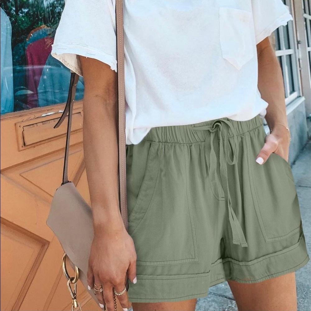 Green pocketed shorts